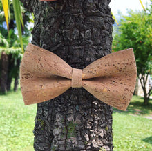 Load image into Gallery viewer, Bow tie - Cork
