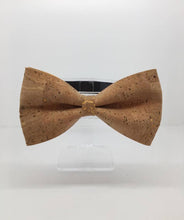 Load image into Gallery viewer, Bow tie - Cork
